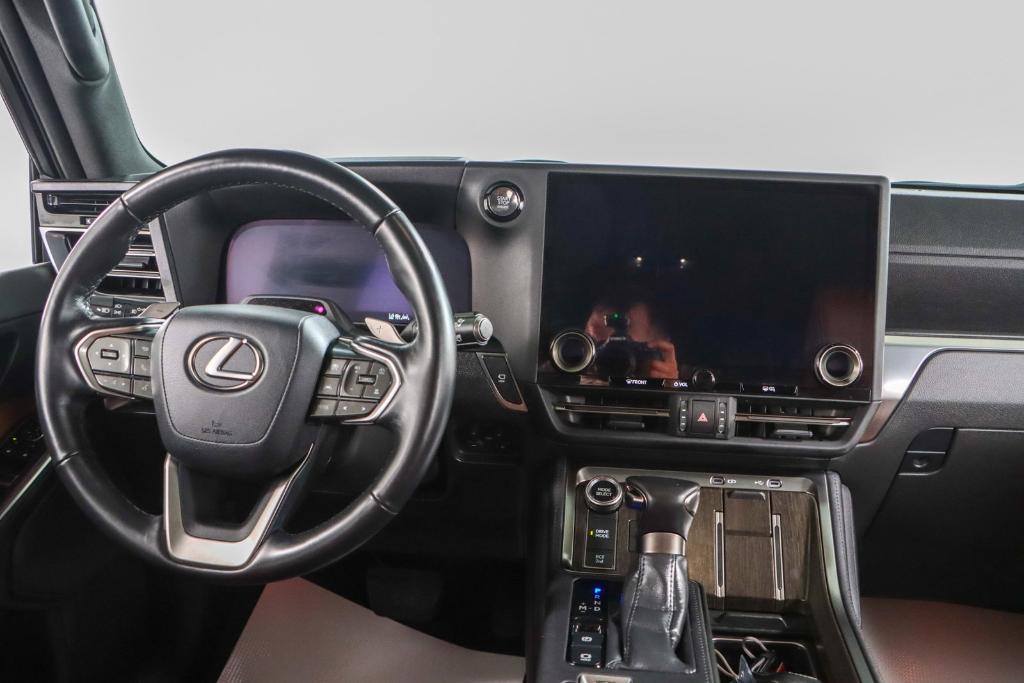 used 2024 Lexus GX 550 car, priced at $82,995