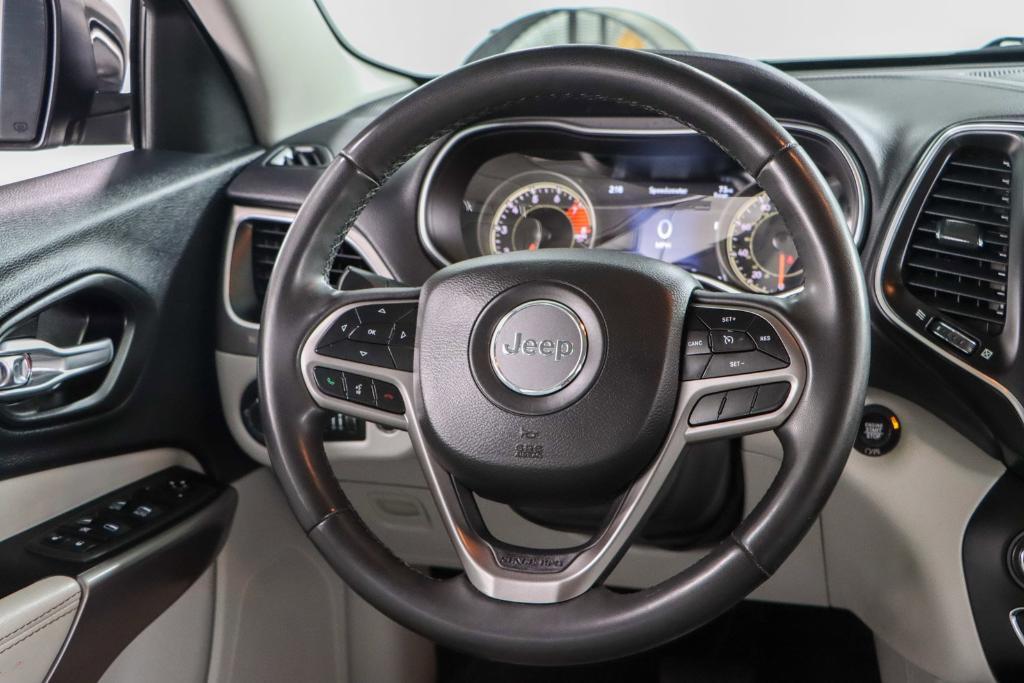 used 2022 Jeep Cherokee car, priced at $17,995