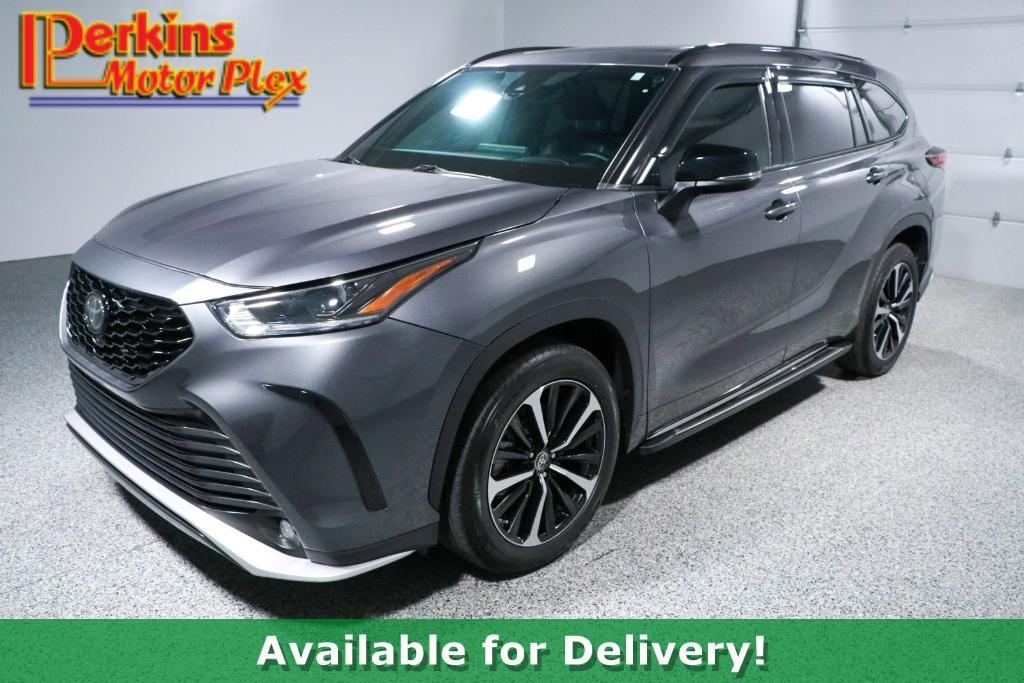 used 2021 Toyota Highlander car, priced at $32,995