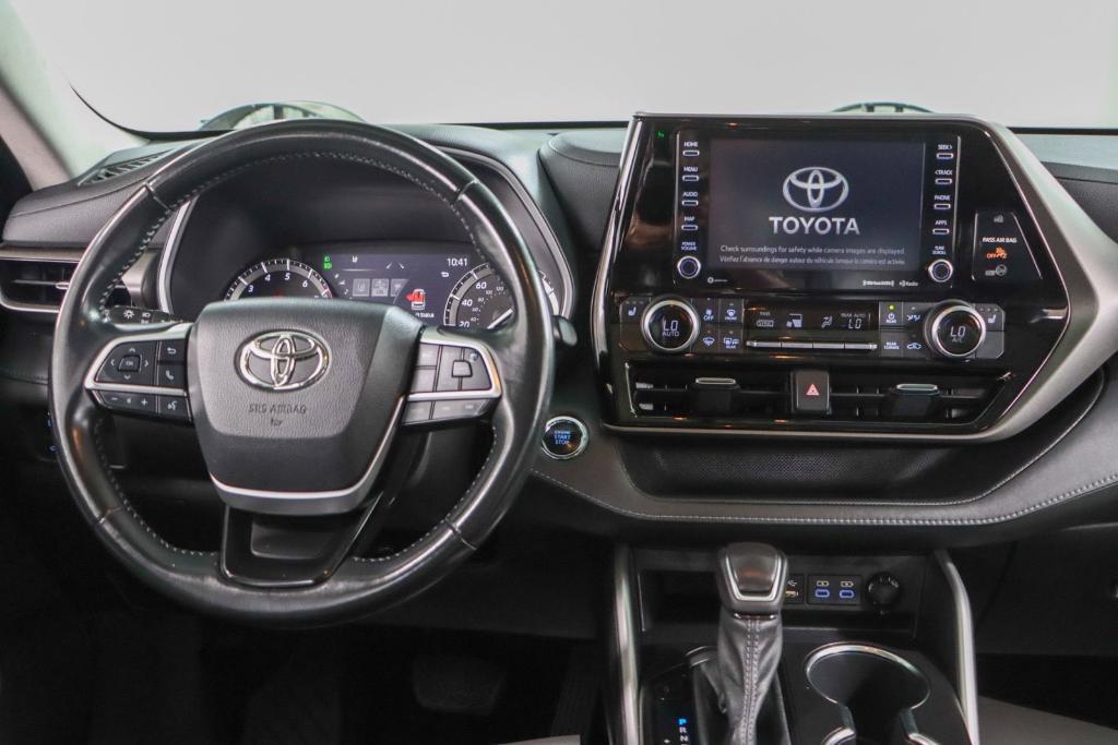 used 2022 Toyota Highlander car, priced at $32,995