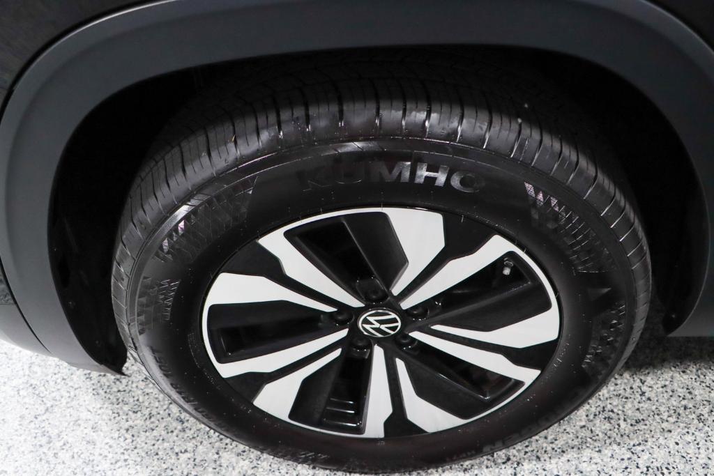 used 2024 Volkswagen Atlas Cross Sport car, priced at $30,995
