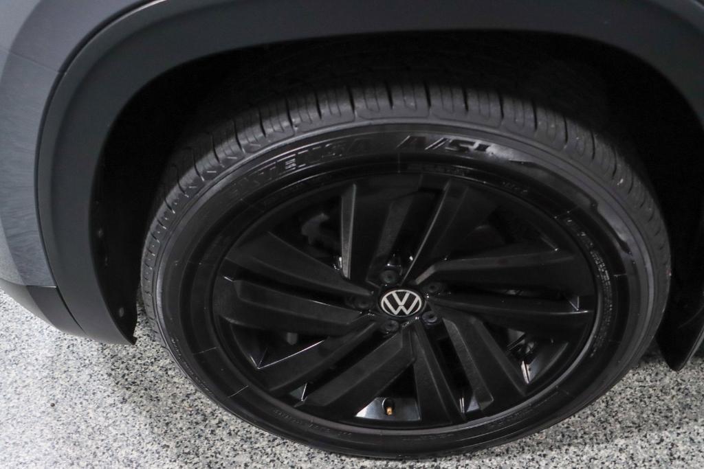 used 2021 Volkswagen Atlas Cross Sport car, priced at $19,995