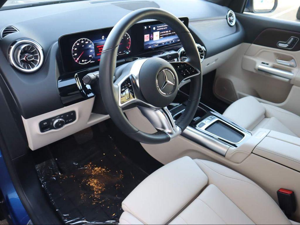 used 2025 Mercedes-Benz GLA 250 car, priced at $38,647