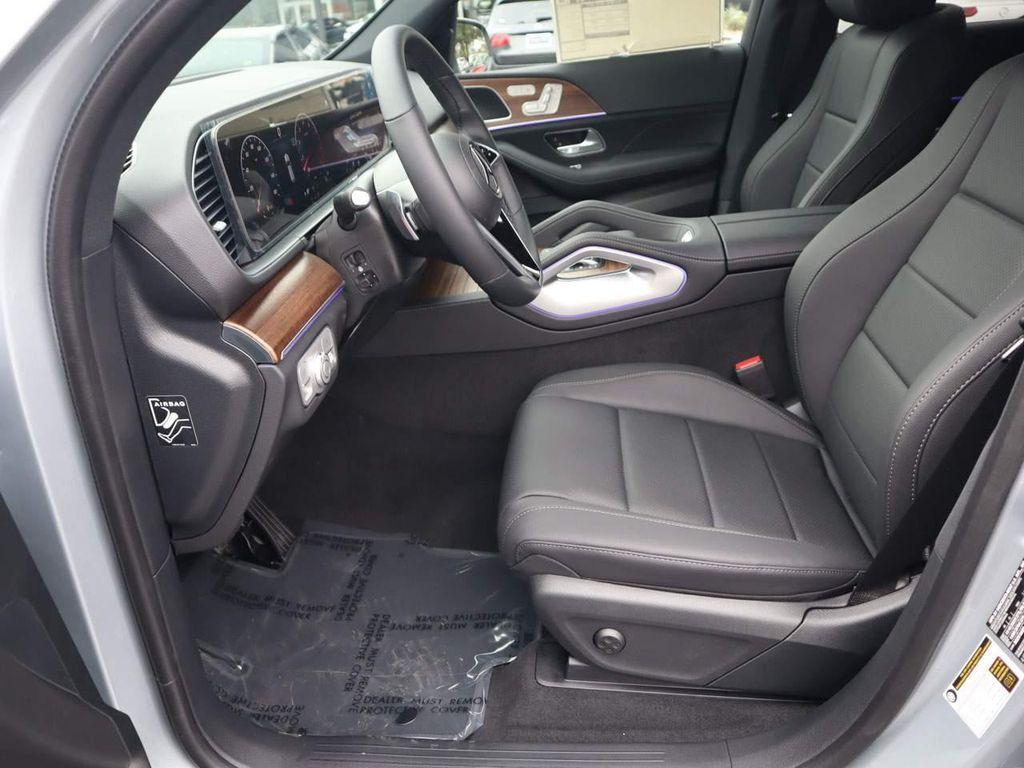 new 2025 Mercedes-Benz GLE 450 car, priced at $75,795