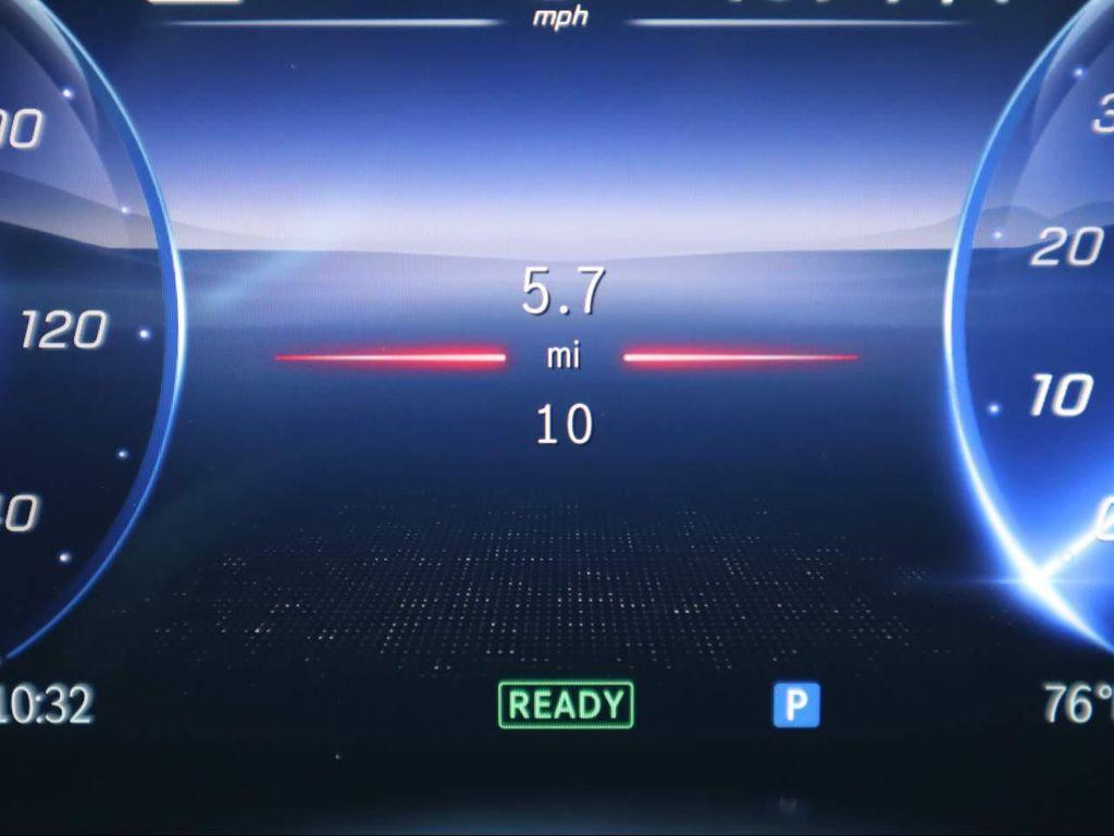 new 2025 Mercedes-Benz EQB 250 car, priced at $57,600