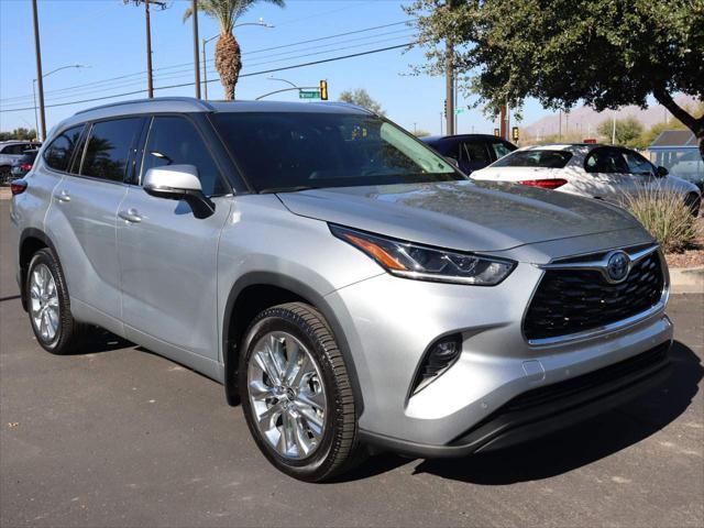 used 2022 Toyota Highlander Hybrid car, priced at $38,491