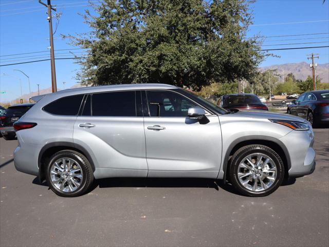 used 2022 Toyota Highlander Hybrid car, priced at $40,551