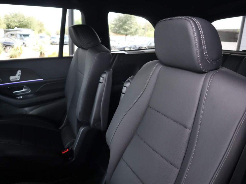 new 2025 Mercedes-Benz GLS 450 car, priced at $91,945