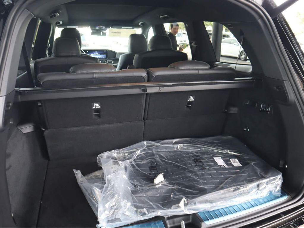 new 2025 Mercedes-Benz GLS 450 car, priced at $91,945