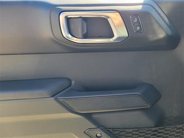 new 2025 Ford Bronco car, priced at $52,081