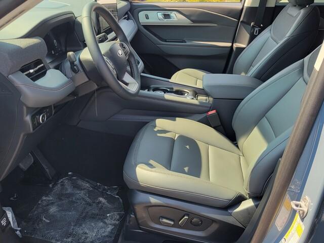 new 2025 Ford Explorer car, priced at $41,901