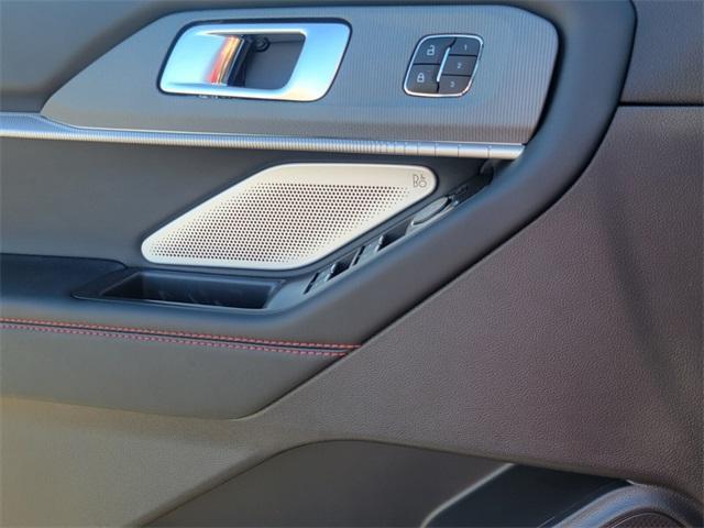 new 2025 Ford Explorer car, priced at $59,608