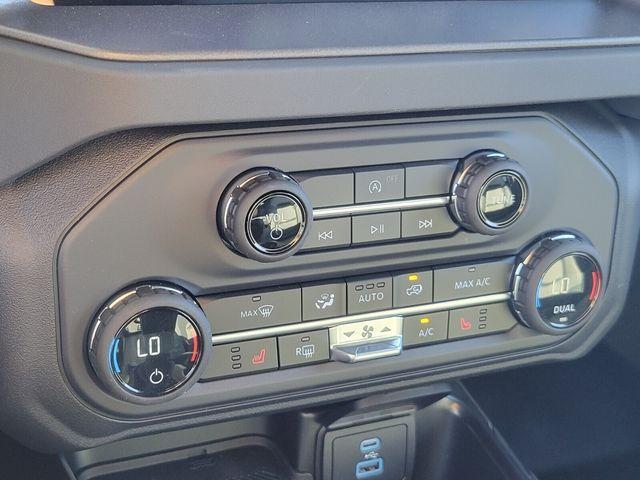 new 2025 Ford Bronco car, priced at $47,715