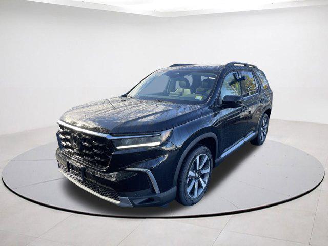 new 2025 Honda Pilot car, priced at $47,102