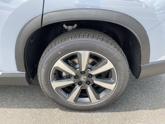 new 2025 Honda Pilot car, priced at $49,052