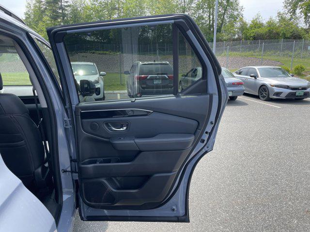 new 2025 Honda Pilot car, priced at $49,052
