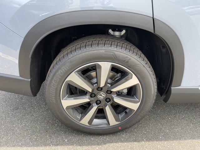 new 2025 Honda Pilot car, priced at $49,052