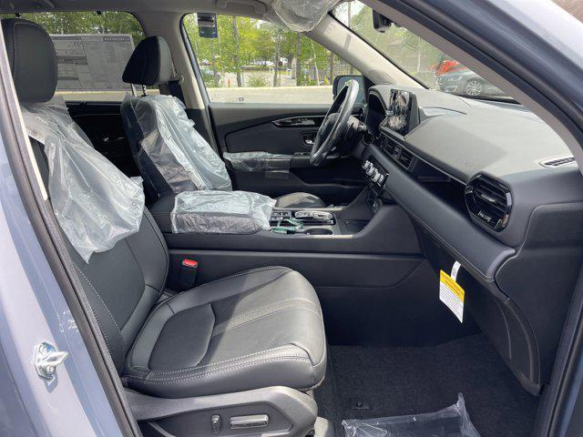 new 2025 Honda Pilot car, priced at $49,052