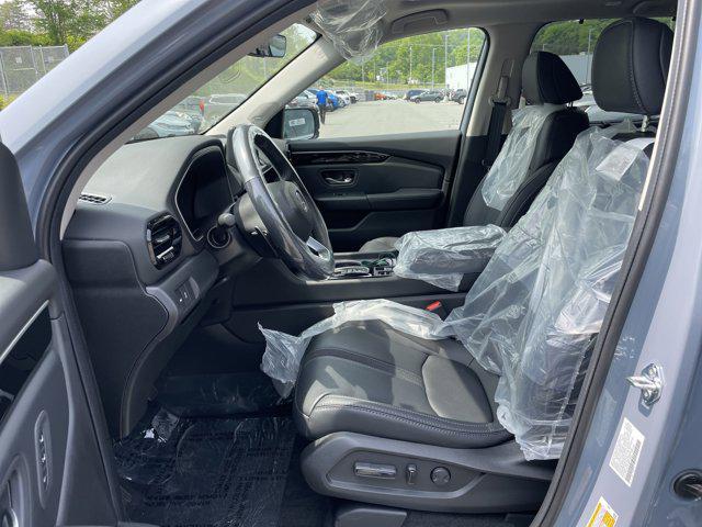 new 2025 Honda Pilot car, priced at $49,052