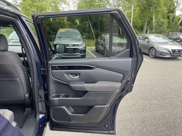 new 2025 Honda Pilot car, priced at $41,274
