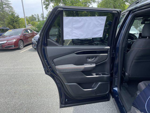 new 2025 Honda Pilot car, priced at $41,274