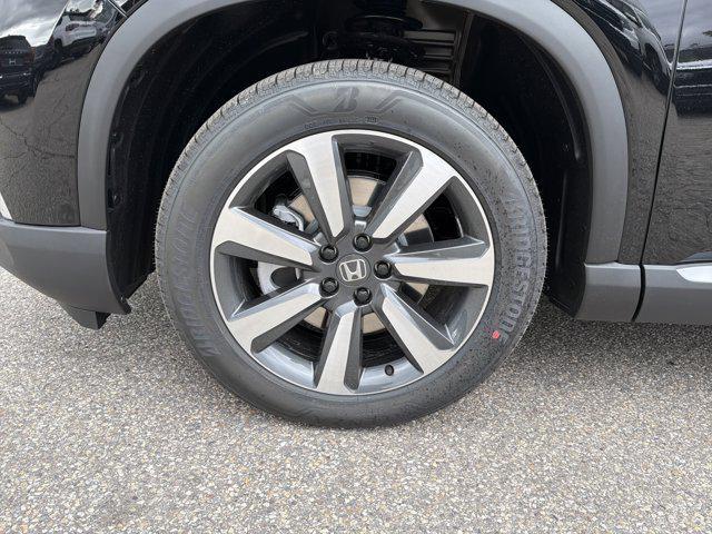 new 2025 Honda Pilot car, priced at $49,118