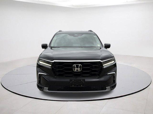 new 2025 Honda Pilot car, priced at $49,118