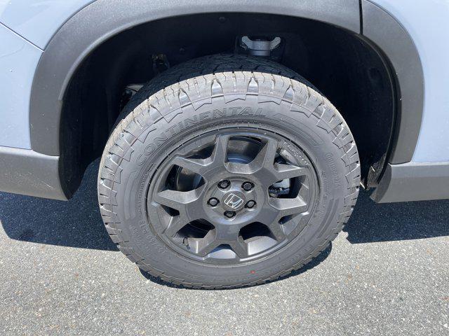new 2025 Honda Pilot car, priced at $50,278