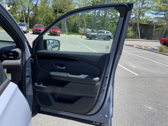 new 2025 Honda Pilot car, priced at $50,278