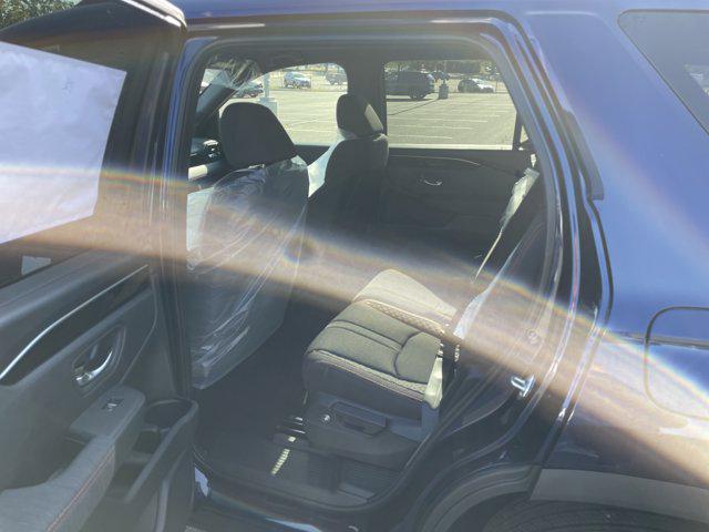 new 2025 Honda Pilot car, priced at $40,291