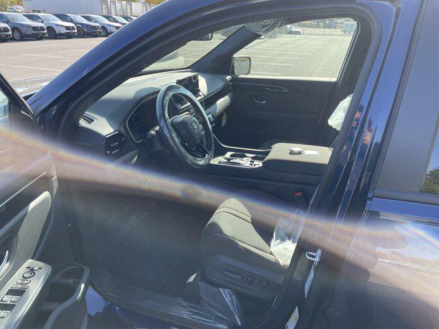 new 2025 Honda Pilot car, priced at $40,291