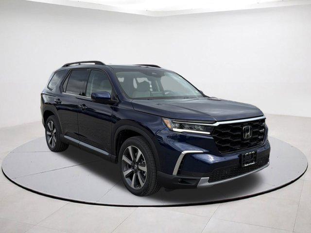 new 2025 Honda Pilot car, priced at $45,986