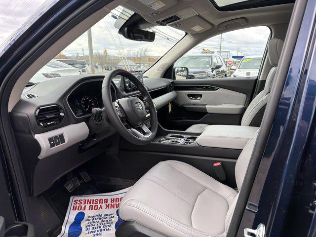 new 2025 Honda Pilot car, priced at $45,986