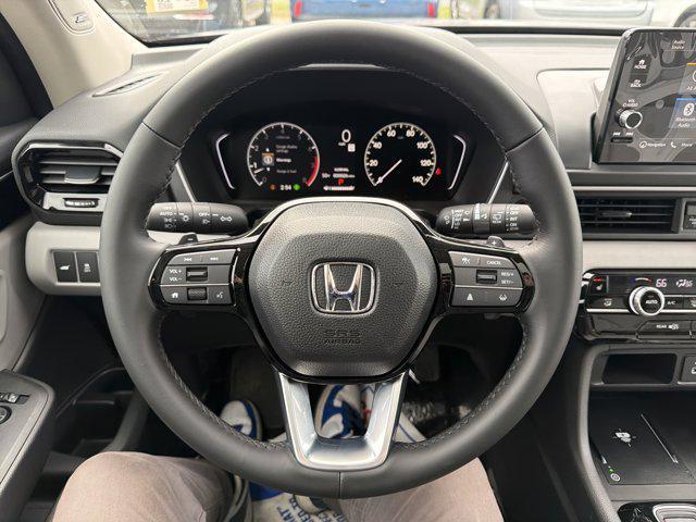 new 2025 Honda Pilot car, priced at $45,986