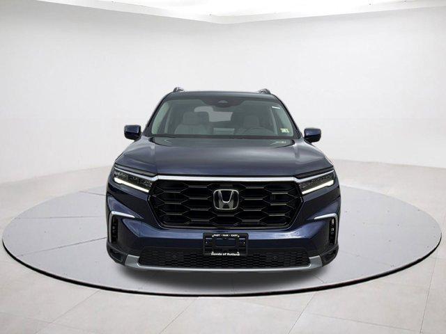 new 2025 Honda Pilot car, priced at $45,986