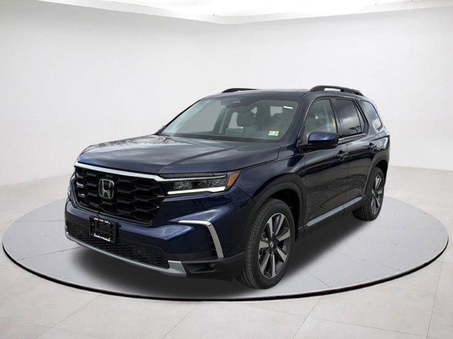 new 2025 Honda Pilot car, priced at $45,986