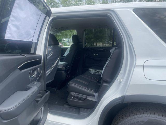 new 2025 Honda Pilot car, priced at $45,028