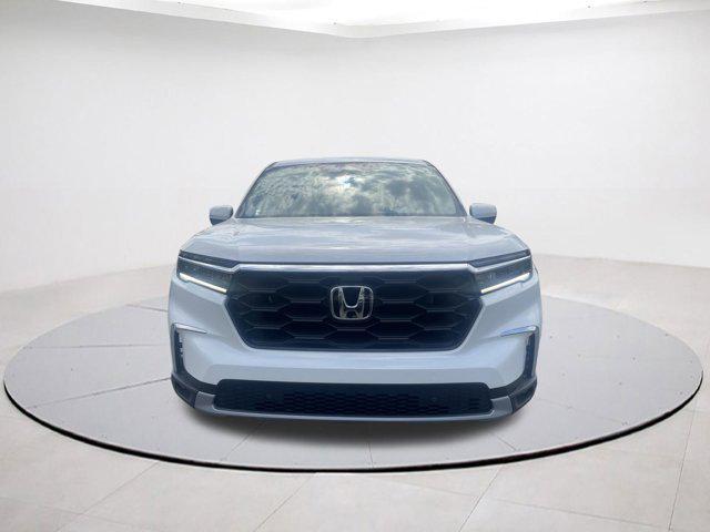 new 2025 Honda Pilot car, priced at $45,028