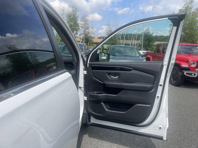 new 2025 Honda Pilot car, priced at $45,028