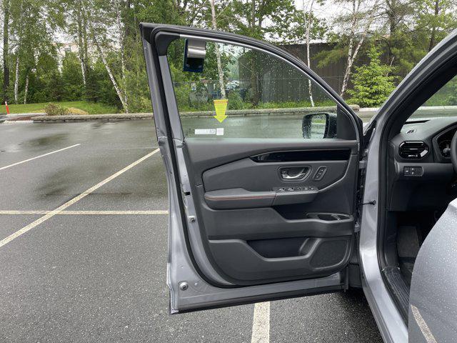new 2025 Honda Pilot car, priced at $48,429