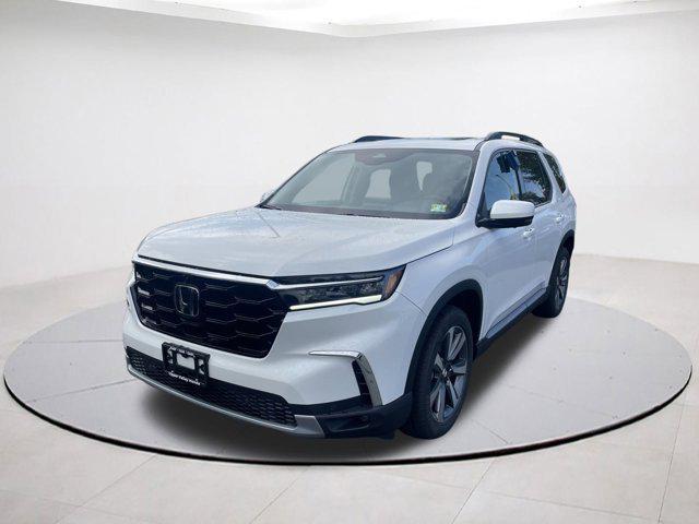 new 2025 Honda Pilot car, priced at $52,118