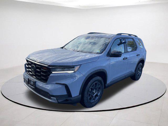 new 2025 Honda Pilot car, priced at $46,215