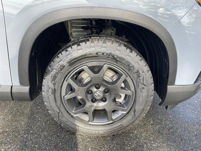 new 2025 Honda Pilot car, priced at $46,215