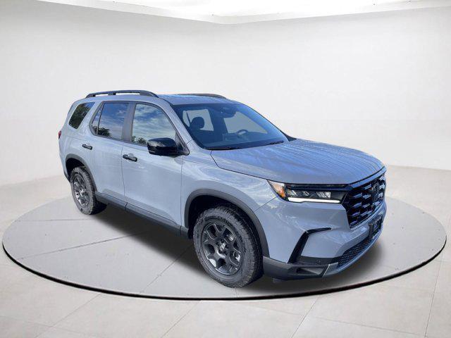 new 2025 Honda Pilot car, priced at $46,215