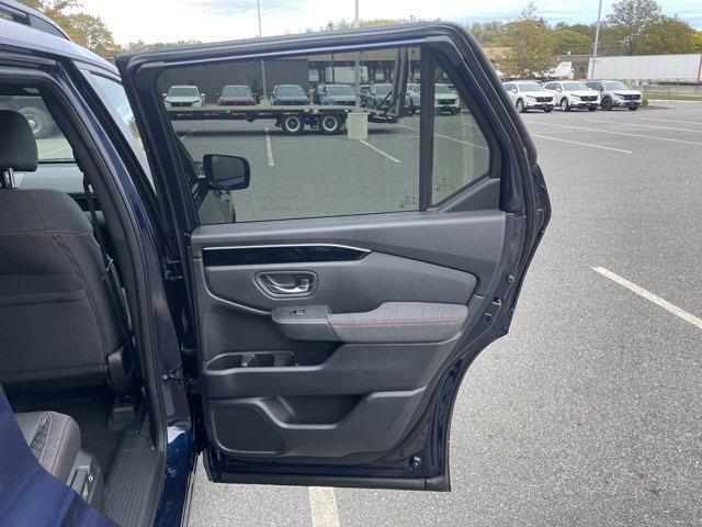 new 2025 Honda Pilot car, priced at $40,364