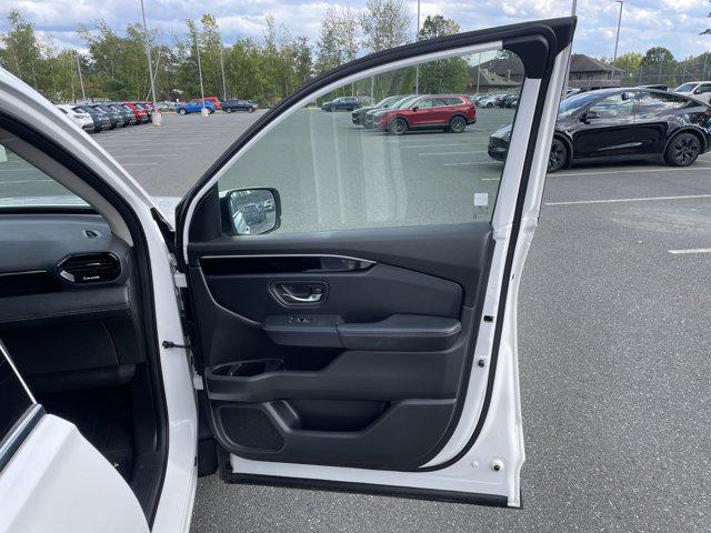 used 2023 Honda Pilot car, priced at $37,842