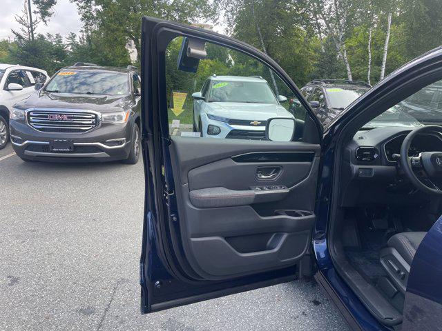 new 2025 Honda Pilot car, priced at $41,274