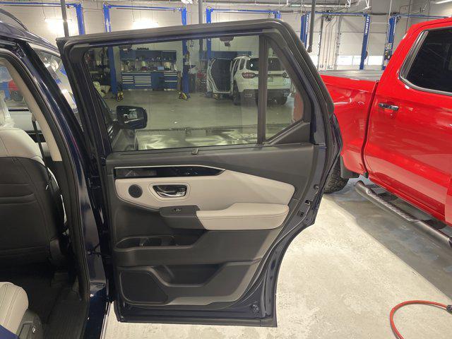 new 2025 Honda Pilot car, priced at $47,696