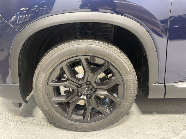 new 2025 Honda Pilot car, priced at $47,696