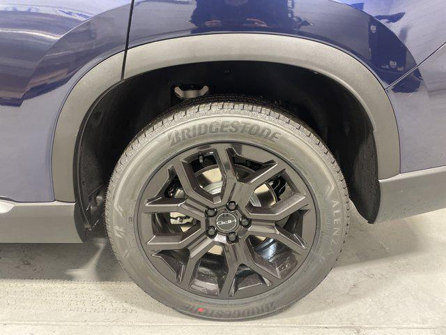 new 2025 Honda Pilot car, priced at $47,696